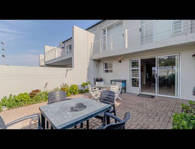 3 BEDROOM TOWNHOUSE TO LET IN BIG BAY